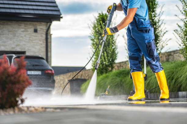 Best Gutter Cleaning  in Airport, CA